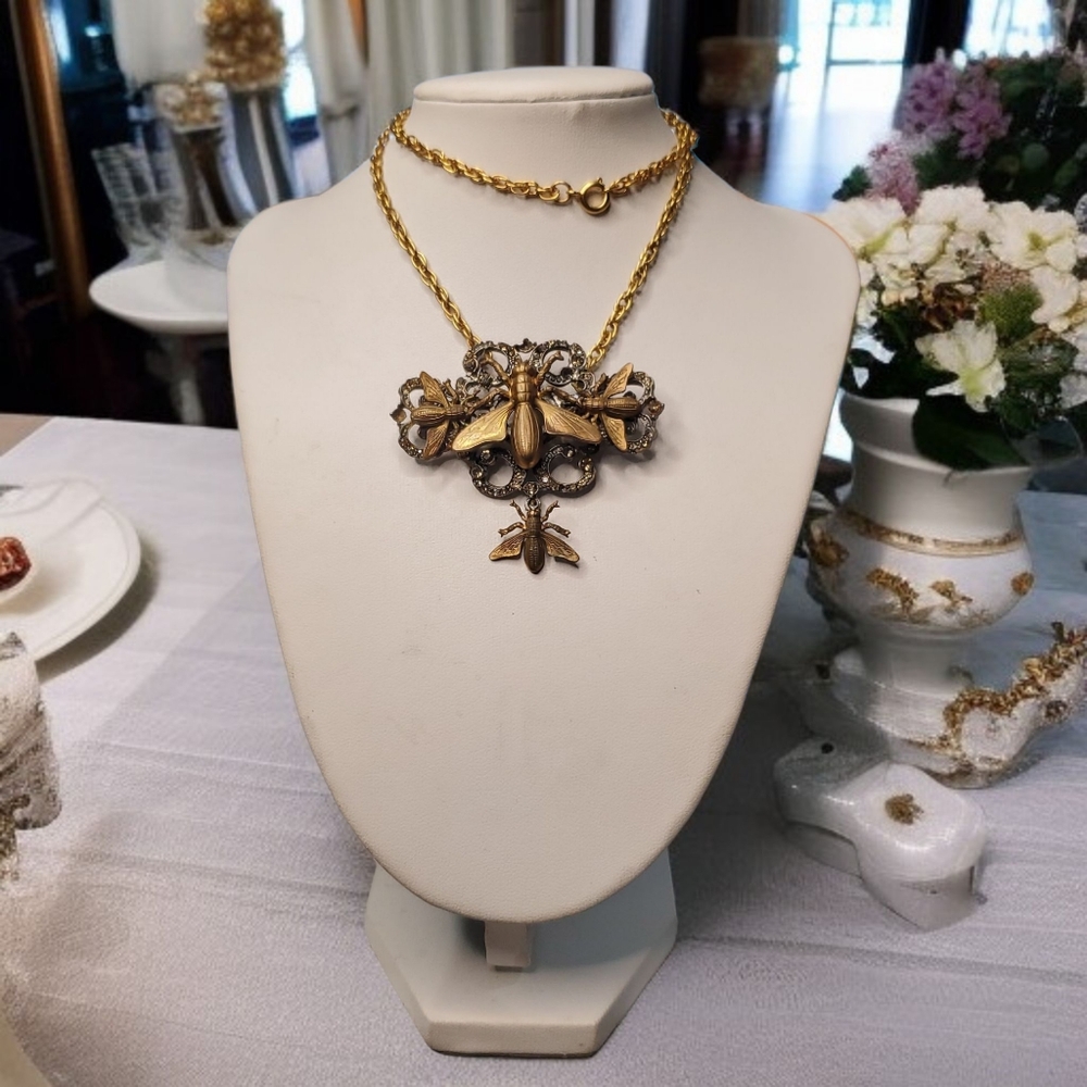 Exquisite Vintage MISS ELLIE NYC Custom Bee Crystal Necklace - Picture 2 of 5
